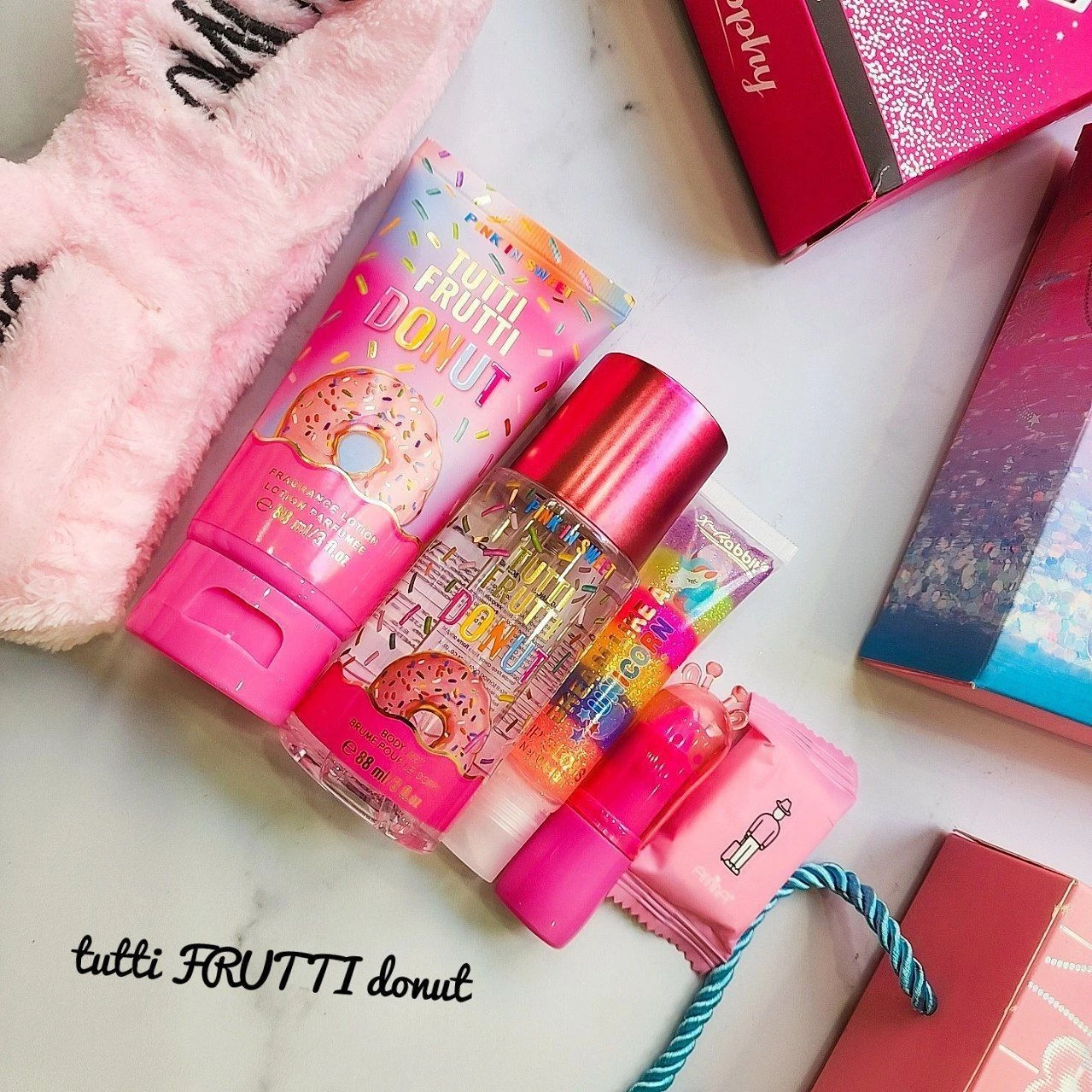 بگ کادویی صورتی tutti frutti donut مناسب ولنتاین