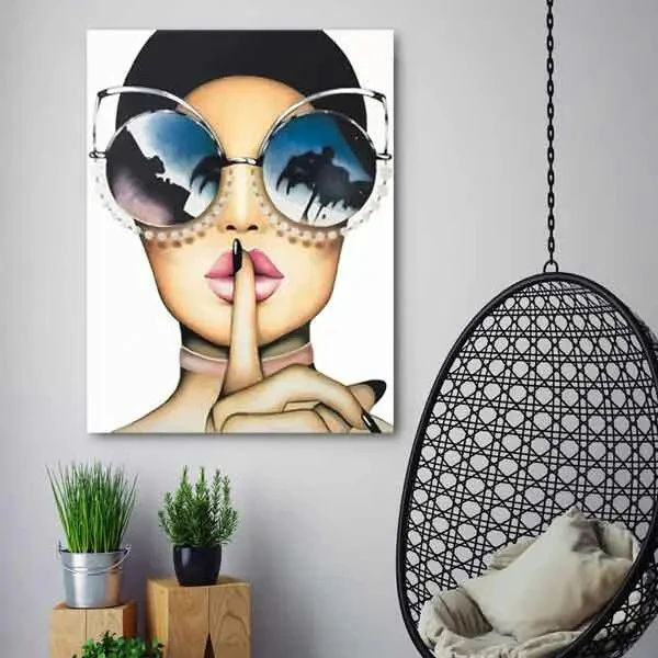 تابلو بوم چاپی لاویا طرح پرتره زن عینکی کد ART-1561