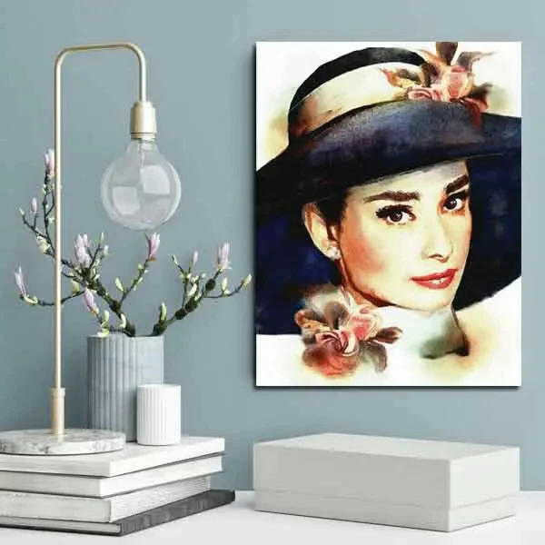 تابلو بوم چاپی لاویا طرح پرتره زن کد ART-1035