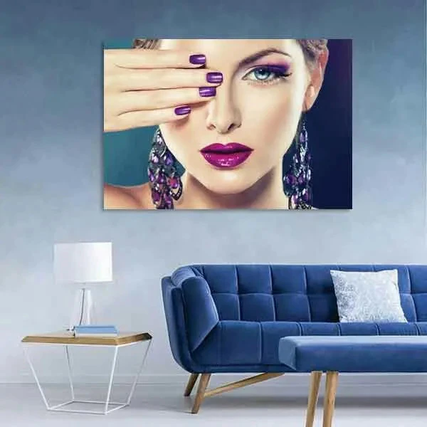 تابلو بوم چاپی لاویا طرح پرتره زن کد ART-1376
