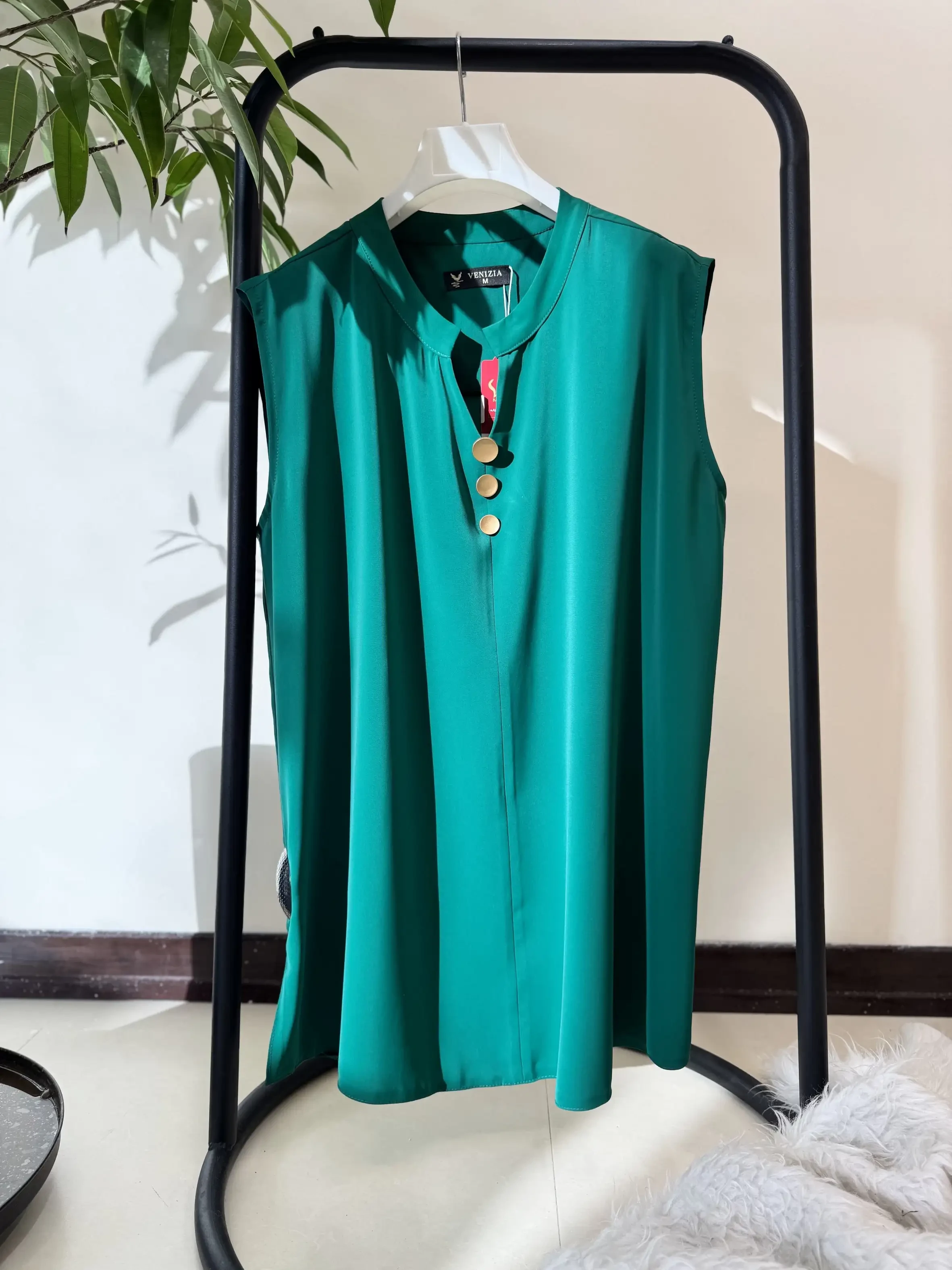 تاپ سه دکمه سایز بزرگ