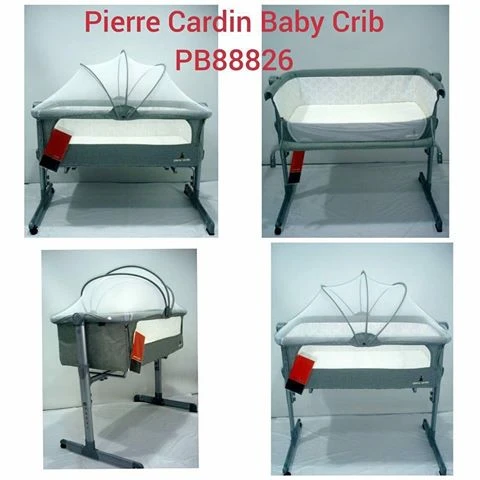 تخت کنار مادر پیرگاردین pierre cardin