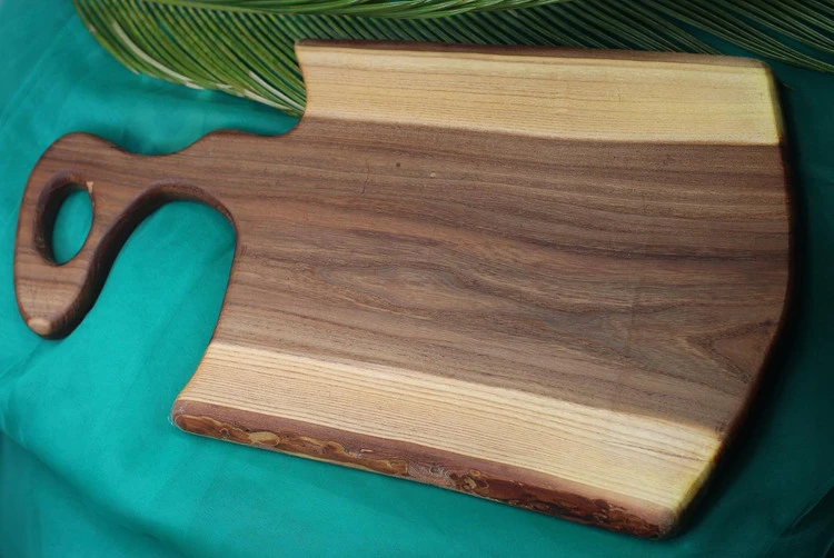 تخته سرو چوبی دورنگ دسته دار R001 (هیوا)