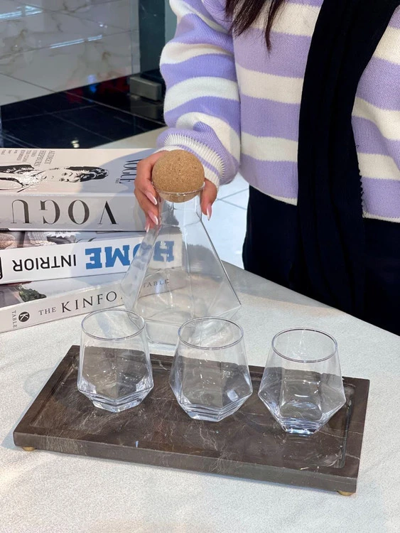 تنگ و نیم لیوان شش ضلعی وارداتی Deli Glass