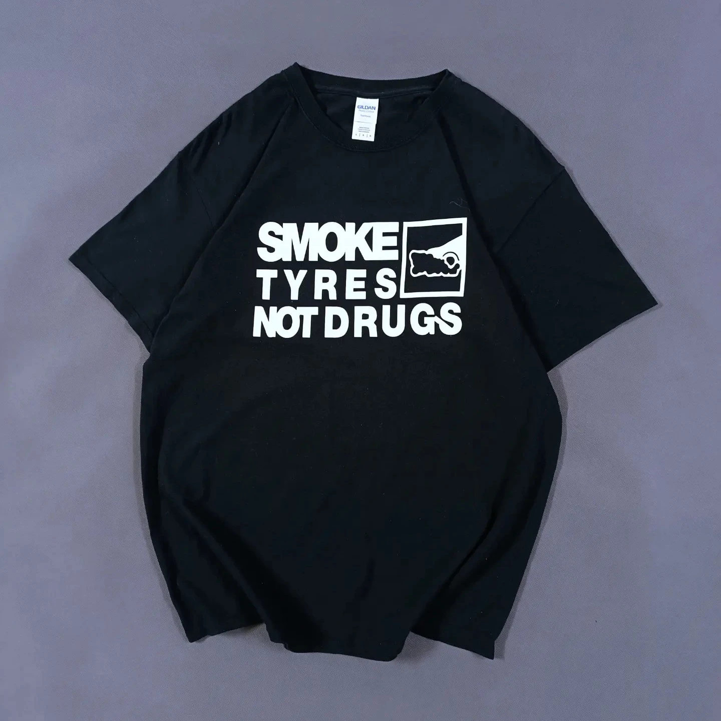 تیشرت اورجینال برند GILDAN امریکا مدل SMOKE