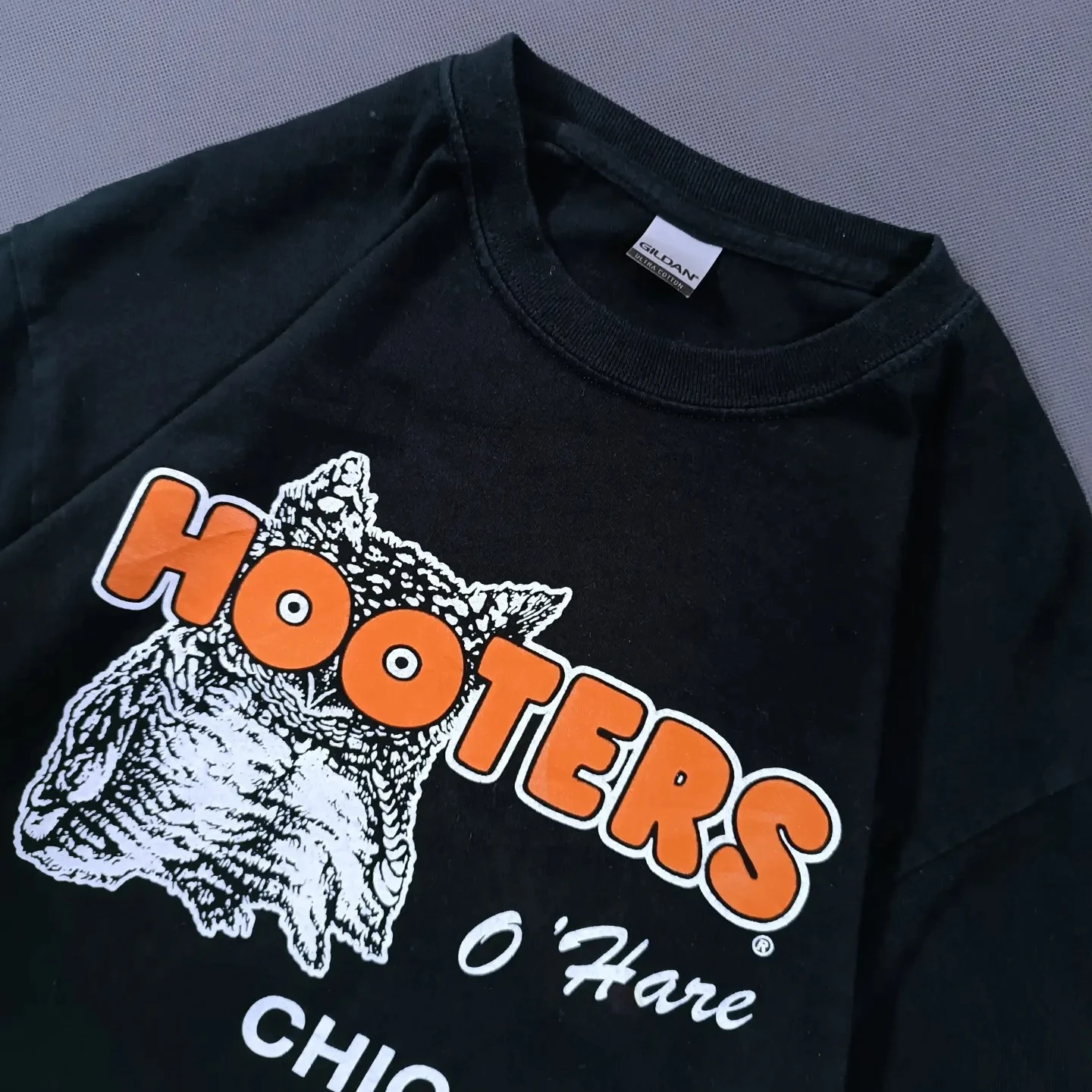 تیشرت اورجینال برند GILDAN امریکا مدل جغد HOOTERS (تاناکورا اورجینال)