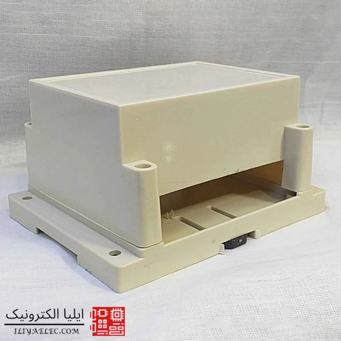 جعبه برد 6.5در9در12 مهره برنجی دو طرفه کرم