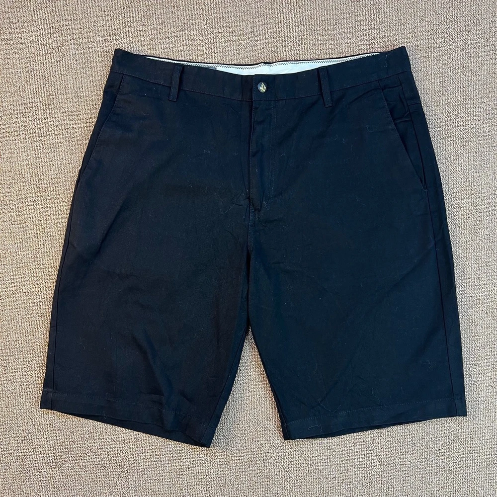 خرید شلوارک کتان مردانه مشکی اورجینال VOLCOM-استوک مارکباز