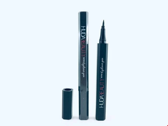 خط چشم ماژیکی قلمی هدی بیوتی Huda beauty eyeliner