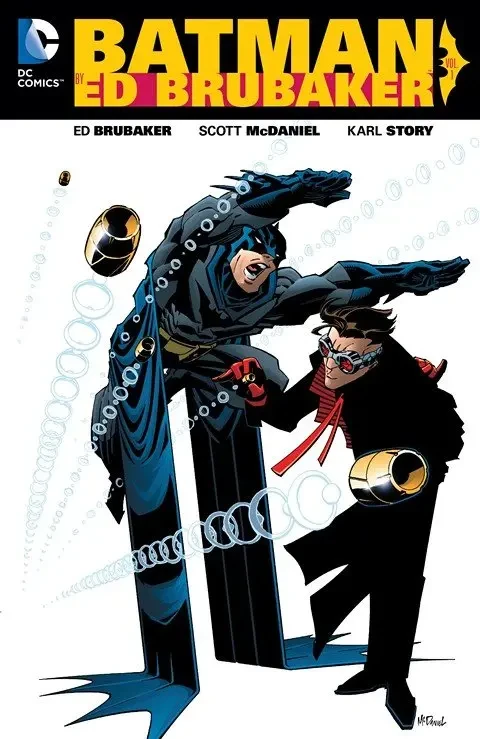 دانلود کمیک Batman by Ed Brubaker Vol. 1 (2016)