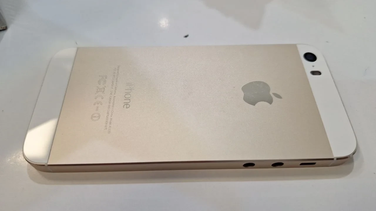 درب پشت iPhone 5s