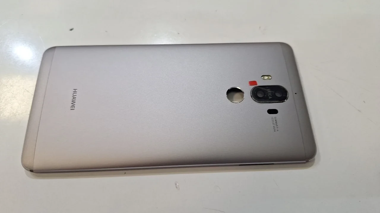درب پشت و استخوانی Huawei mate 1