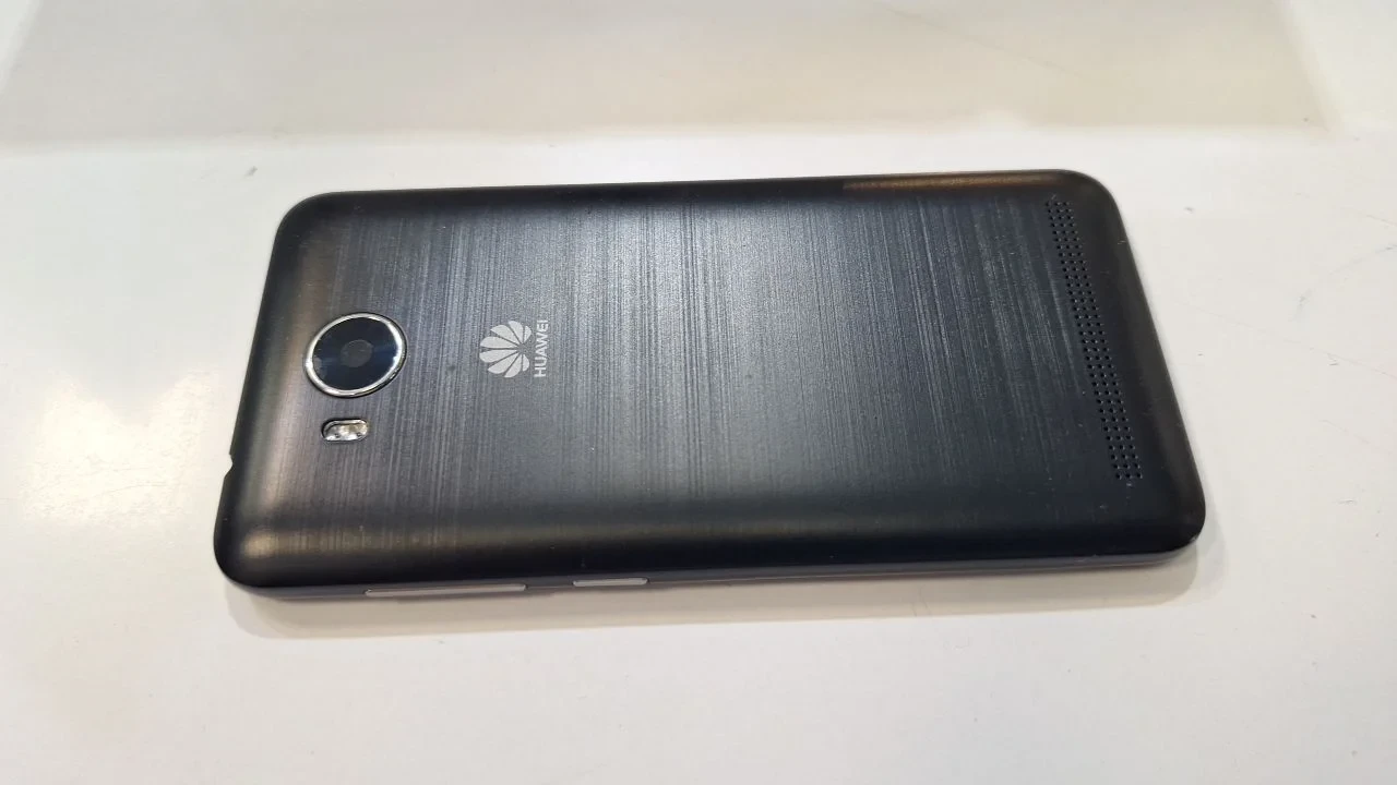 درب پشت و شاسی Huawei y3/2