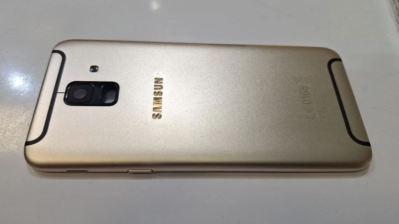 درب پشت گلد Samsung a6