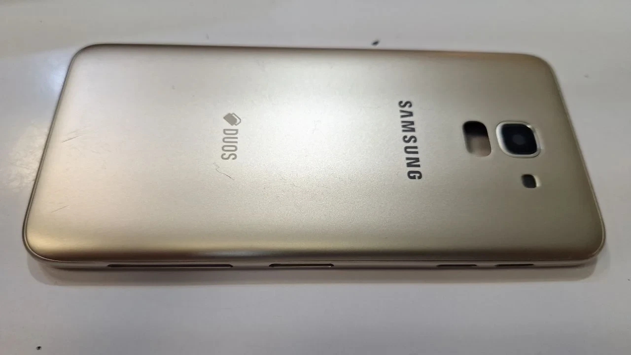 درب پشت گلد Samsung j6