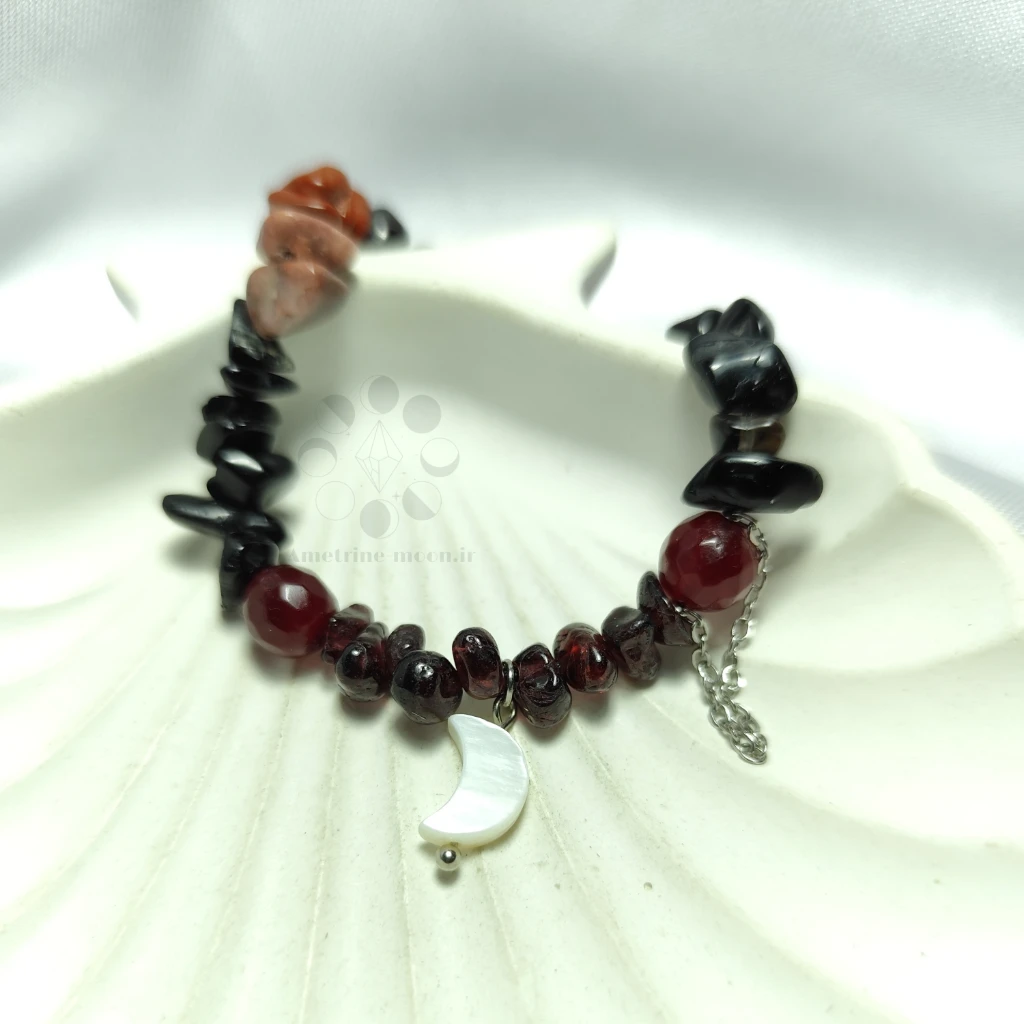 دستبند لیلیث سرخ