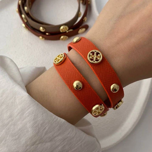 دستبند چرمی زنانه طرح Tory Burch
