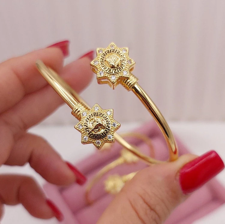 دستبندطرح طلای زنانه، رنگ ثابت، مدل جدید، در3مدل جذاب، کد1282💍