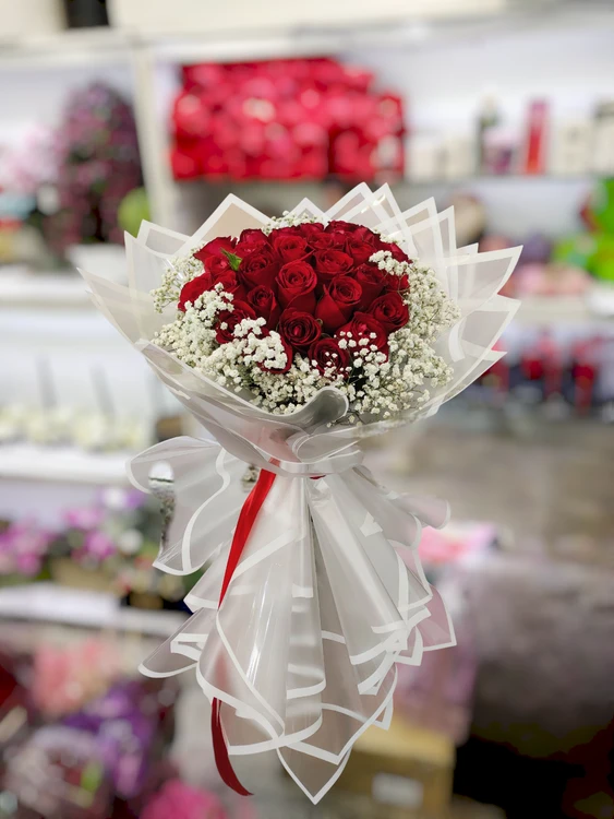 دسته گل رز با ژیپس(عروس)