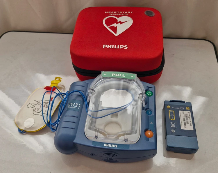 دستگاه AED فیلیپس