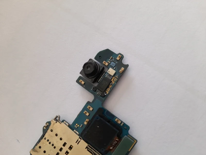 دوربین جلو Samsung a320