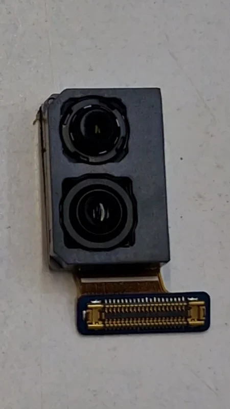 دوربین جلو samsung s10 plus
