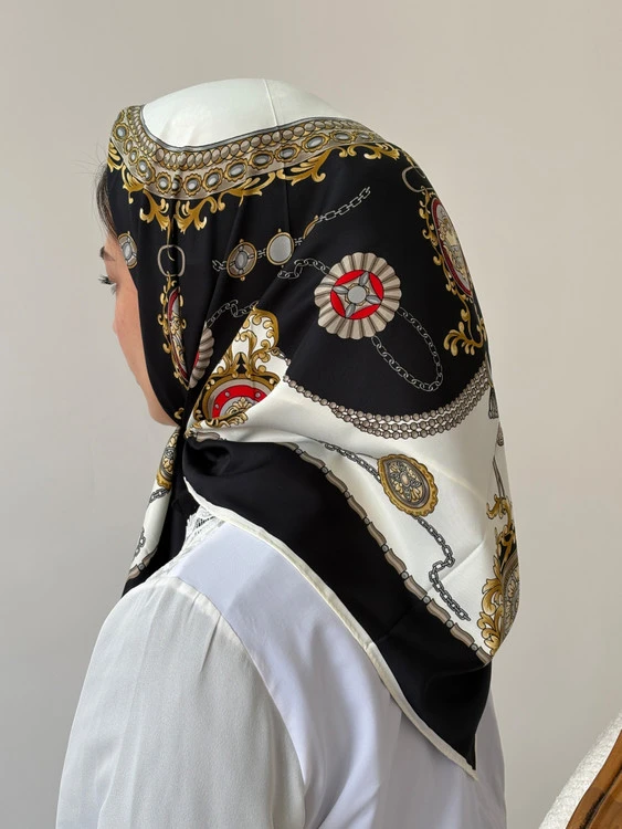 روسری ابریشم توییل زنجیر طلایی