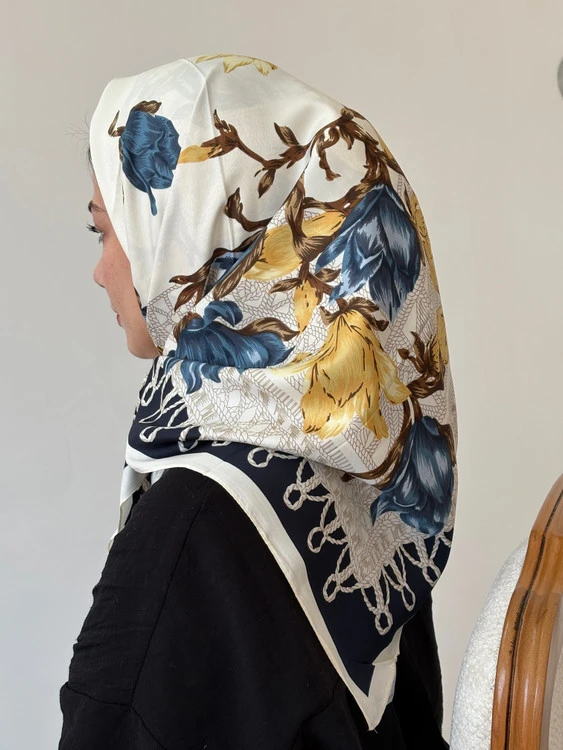 روسری طرح گل