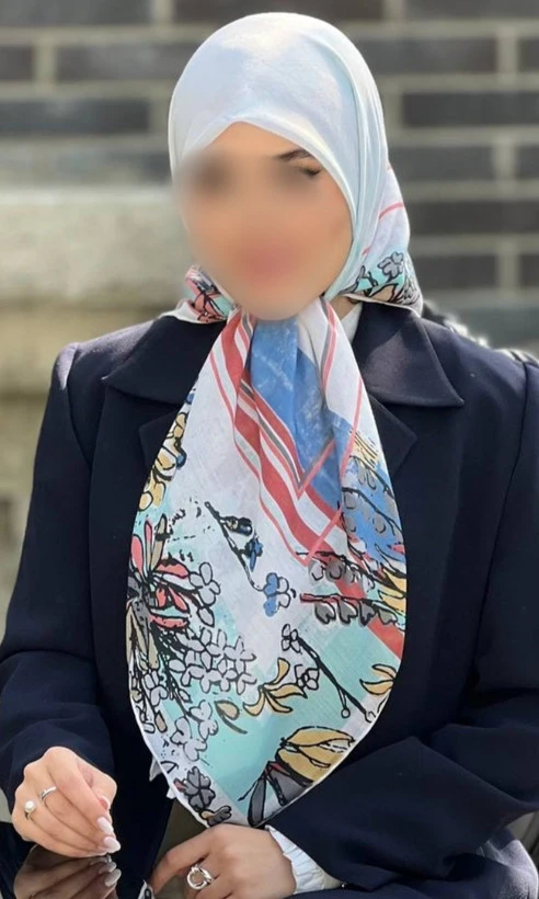 روسری نخی زنانه دور دوخت قواره ۱۱۰