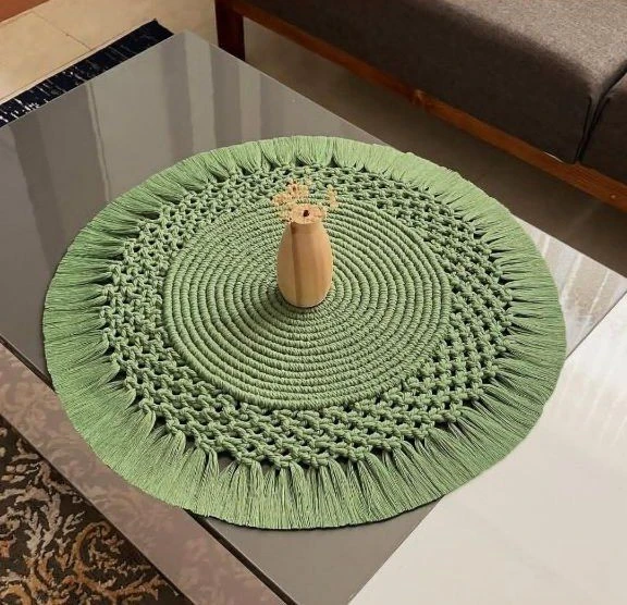 رومیزی گرد مکرومه