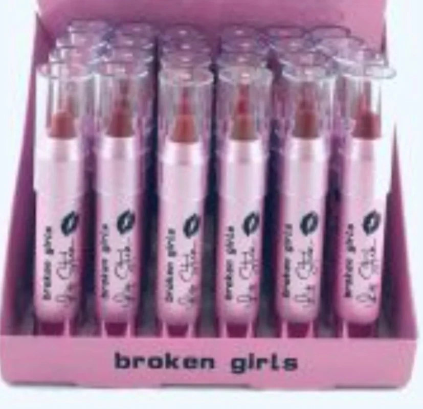رژ لب جامد پیچی broken girl