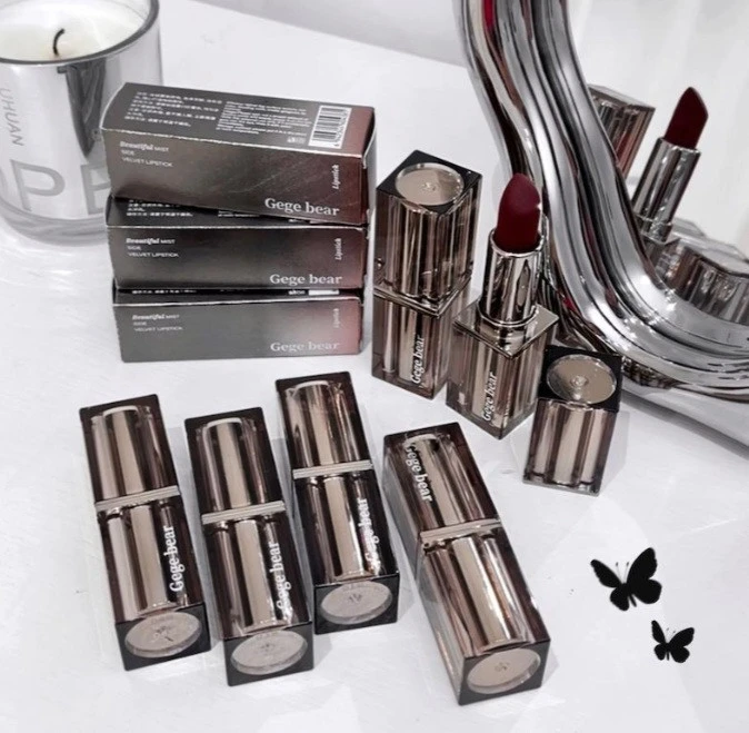 رژ مخملی جامد مدل velvet lipstick از برند gege bear 🧸🫧