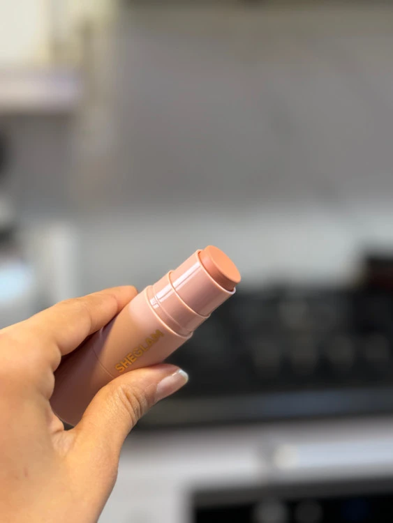 رژگونه استیکی گلم