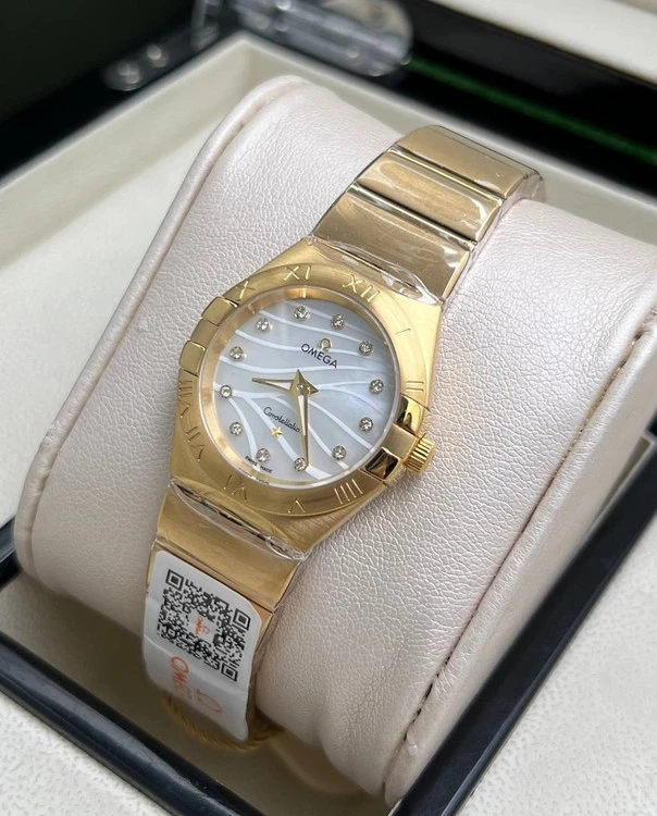 ساعت زنانه امگا کانسلکشن تمام طلایی صفحه صدف