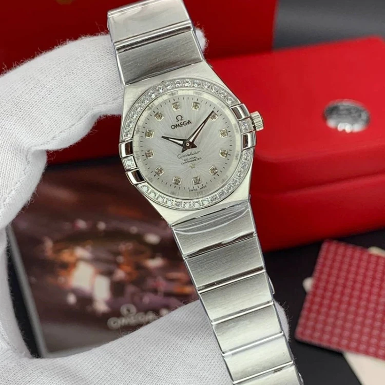 ساعت زنانه امگا کانسلیشن Omega Constellation دور نگین کد01