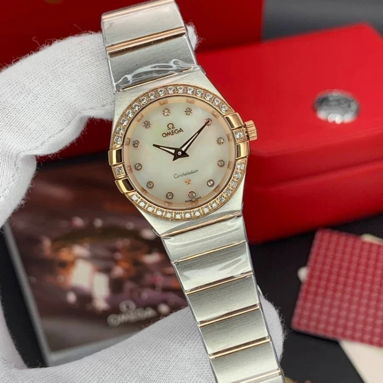 ساعت زنانه امگا کانسلیشن Omega Constellation دور نگین کد02