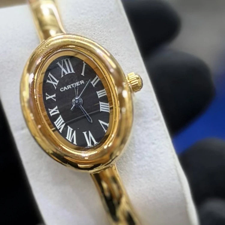 ساعت زنانه‌ بنگل کارتیر رنگ گلد -‏Cartier bangel Mini (Ladies) -