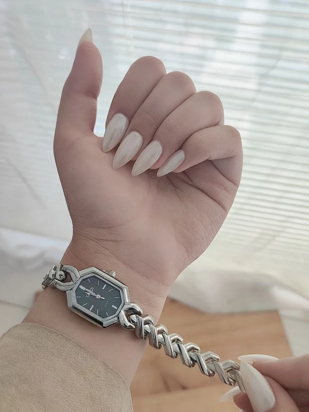 ساعت زنانه مارک Q1 GUQI