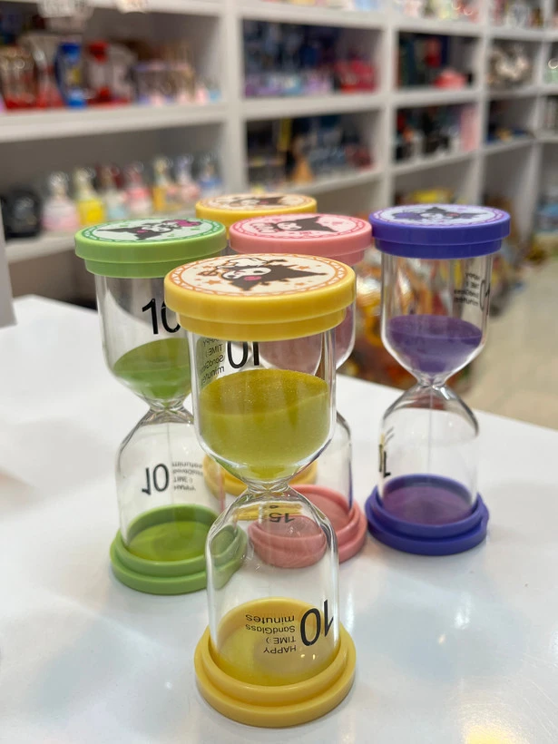 ساعت شنی طرح کرمی