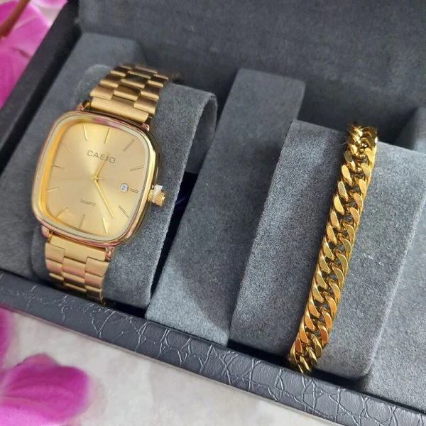 ساعت مردانه کاسیو Casio طلایی همراه دستبند کارتیر