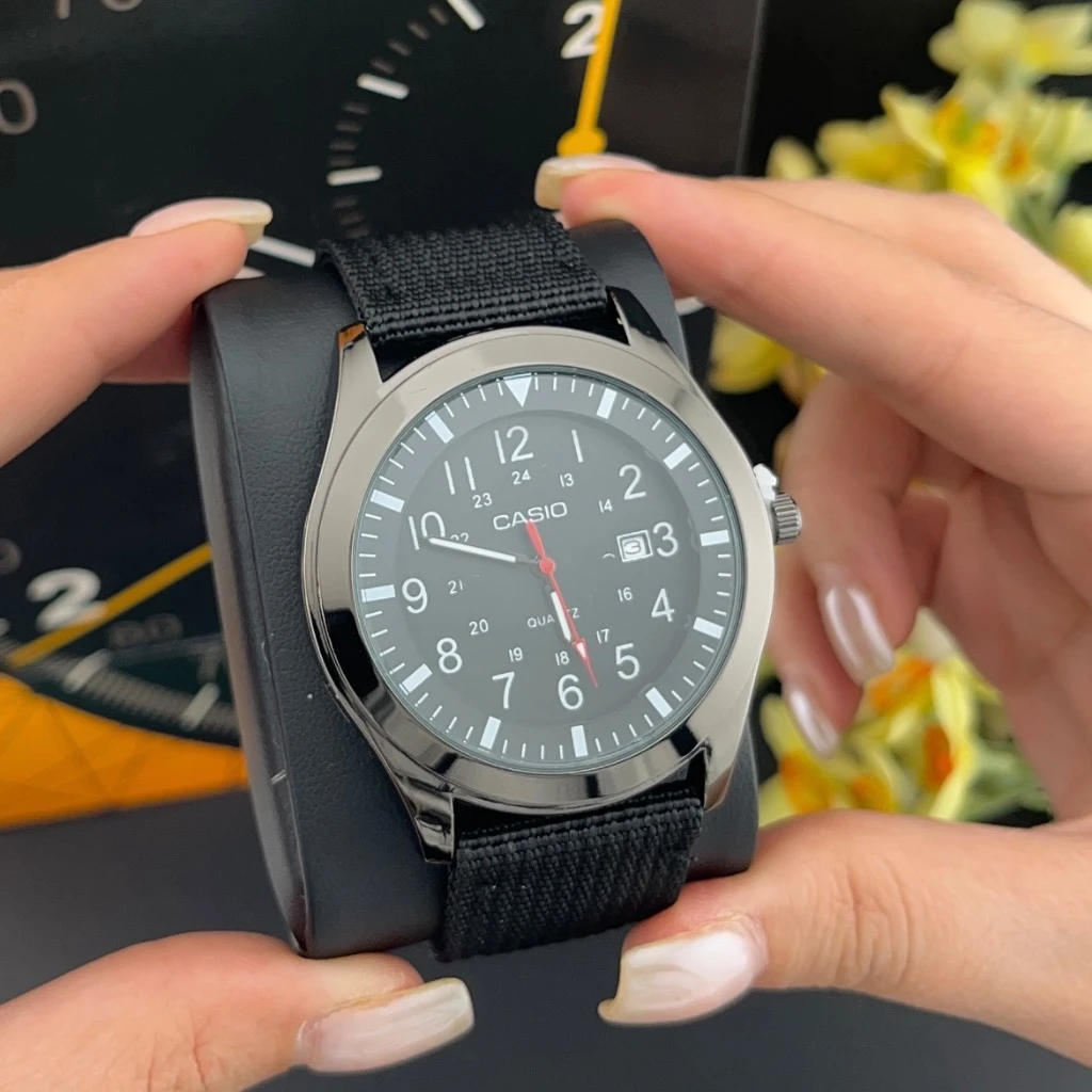 ساعت مچی Casio با صفحه‌ی مشکی