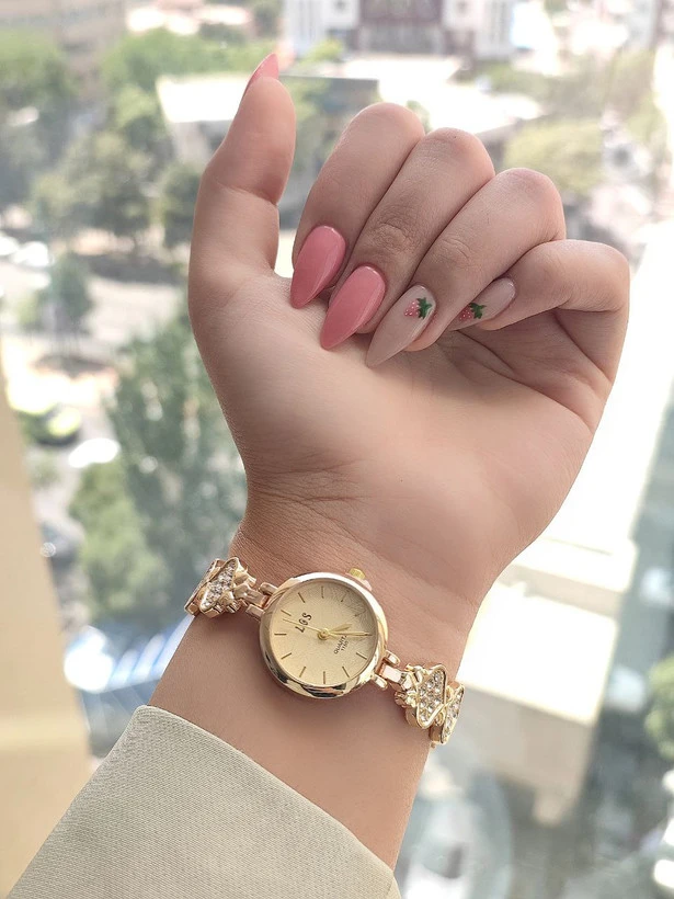 ساعت مچی زنانه نگین دار