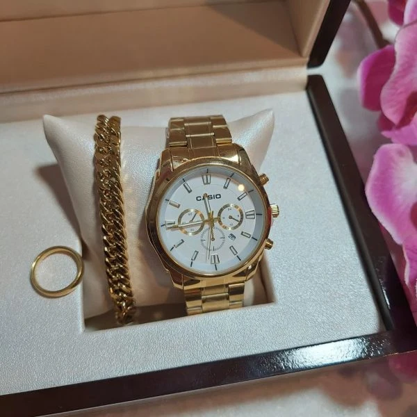 ساعت مچی مردانه کاسیو Casio طرح سه موتور طلایی همراه دستبند کارتیر و حلقه رینگ