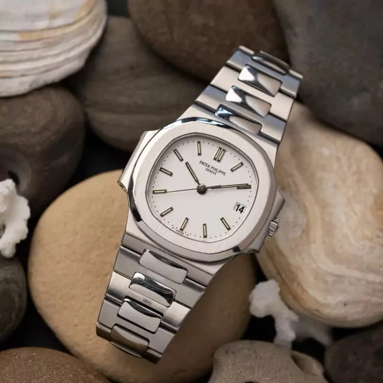 ساعت پتک فیلیپ ناتیلوس صفحه سفید Patek Philippe NUATILOS
