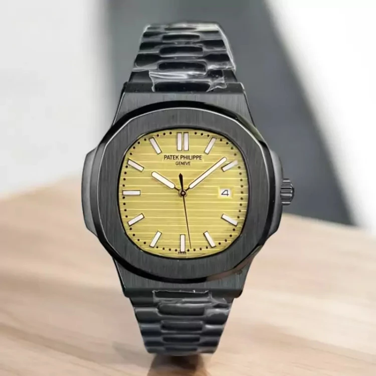 ساعت پتک فیلیپ ناتیلوس مشکی صفحه زرد کوارتز Patek Philippe Nautilus