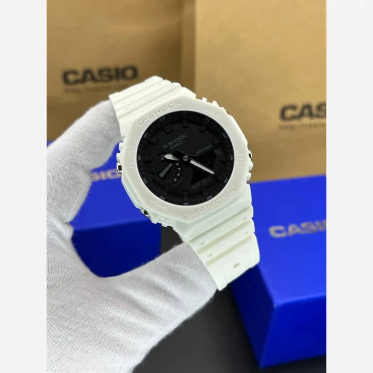 ساعت کاسیو جیشاک GA2100 صفحه مشکی دور سفید بند سفید