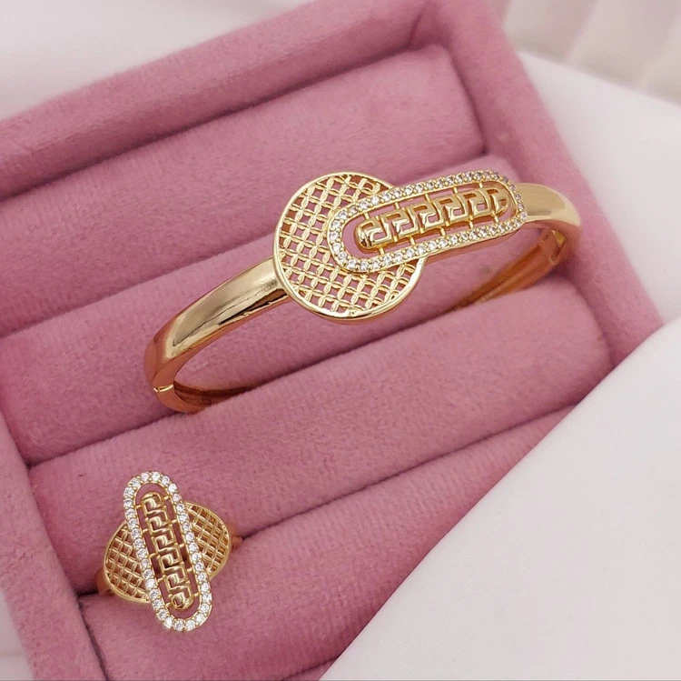 ست دستبند، انگشتر طرح طلای زنانه، مدل ورساچ جدید،رنگ ثابت،اصل، کد1268💍