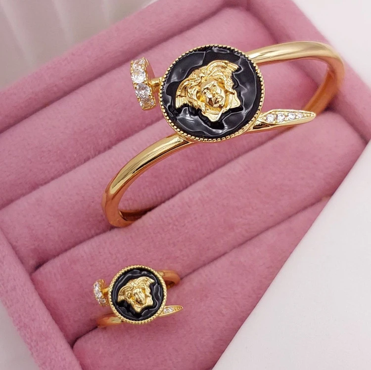 ست دستبند، انگشتر طرح طلای زنانه، مدل ورساچه، کد1💍