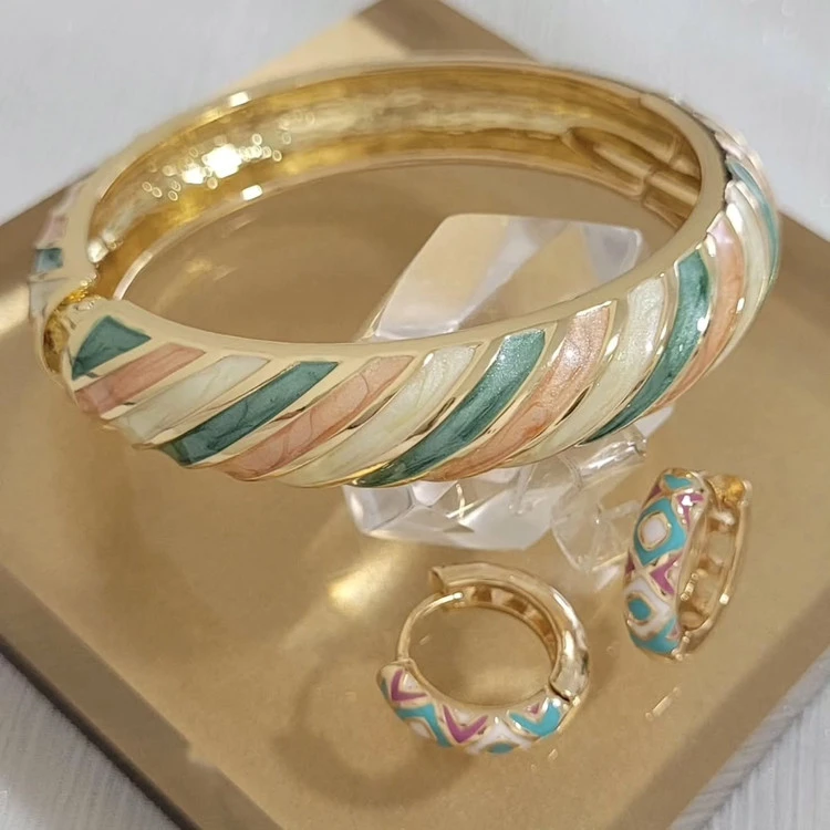 ست دستبند، گوشواره طرح طلای زنانه، کد۱۱۱۶💍