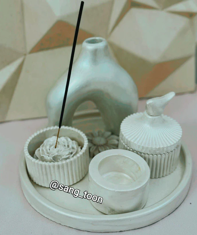 ست رومیزی گلدان پافیلی و جاعودی و قندان نقره ای